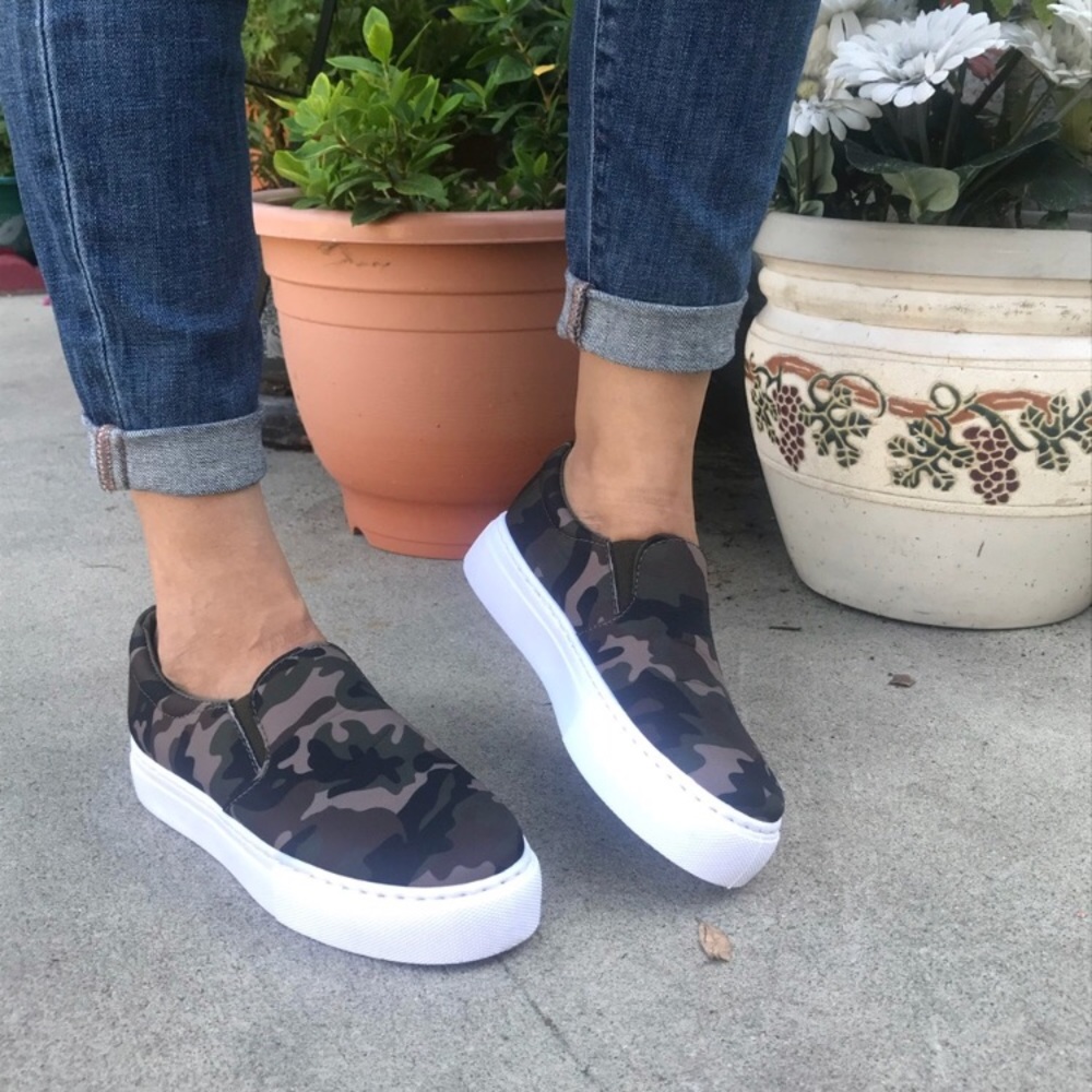 Last pair🎈Camouflage slip-ons✨ - Picture 2 of 5
